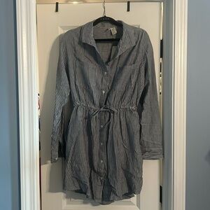 NWT - size M- Cute long sleeve or quarter length dress